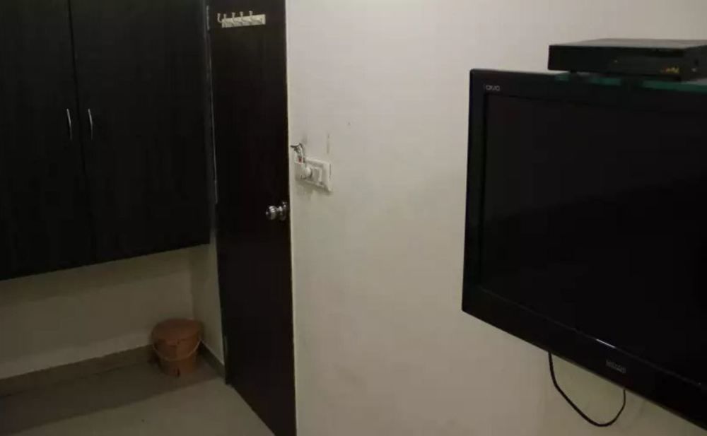 Oyo 49867 Hotel Kalpana Residency Mumbai Ngoại thất bức ảnh